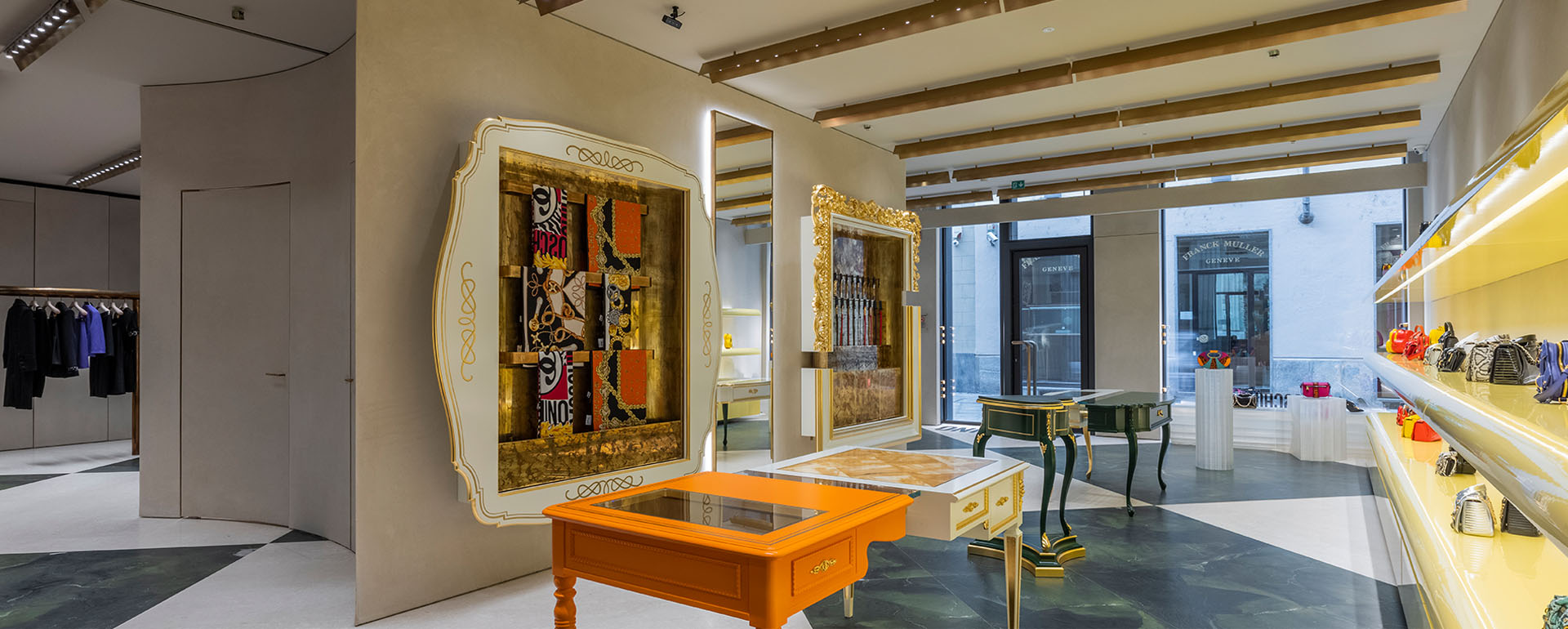 Negozi moschino a milano sale