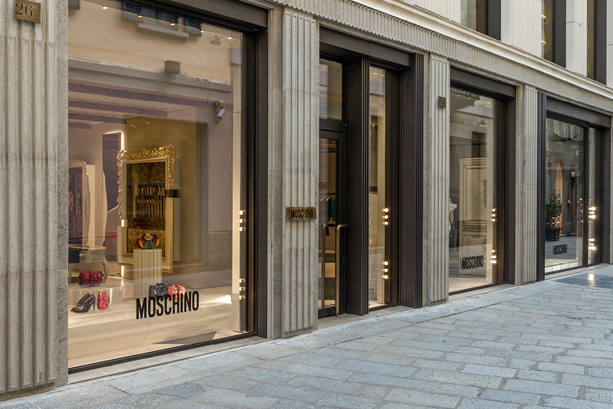 FLAGSHIP MOSCHINO
